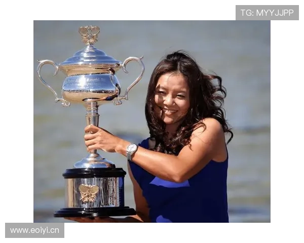 李娜赛场上像狠角色，可她家照顾娃的样子谁能想到啊？